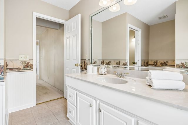 229 Grandview Dr, Old Hickory, TN 37138