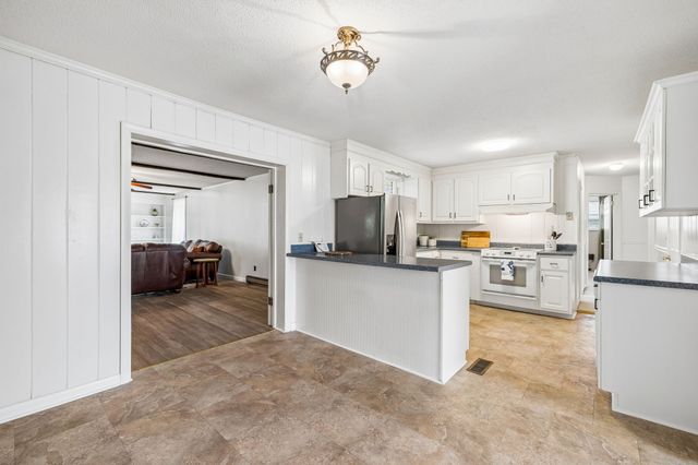 229 Grandview Dr, Old Hickory, TN 37138