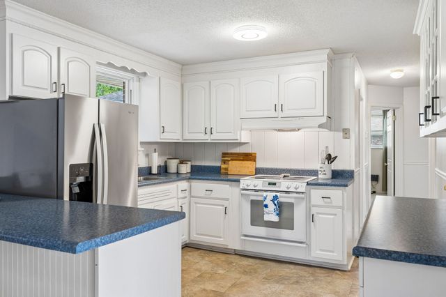 229 Grandview Dr, Old Hickory, TN 37138