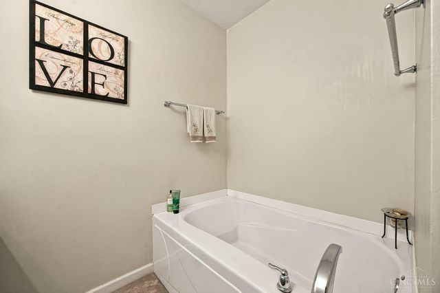 6830 Liberty Farms Court, Liberty Twp, OH 45011