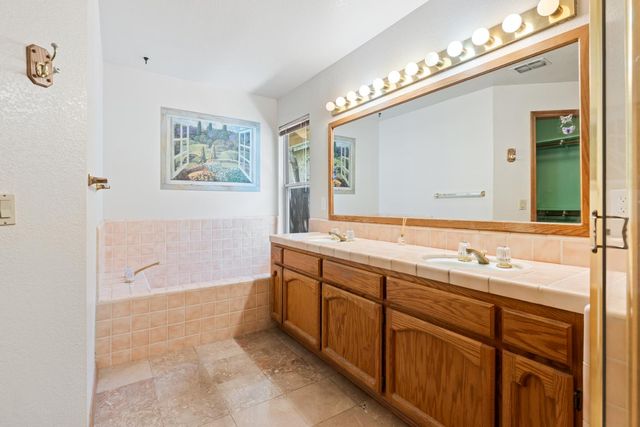 11557 Bear Valley Ct, Gold River, CA 95670