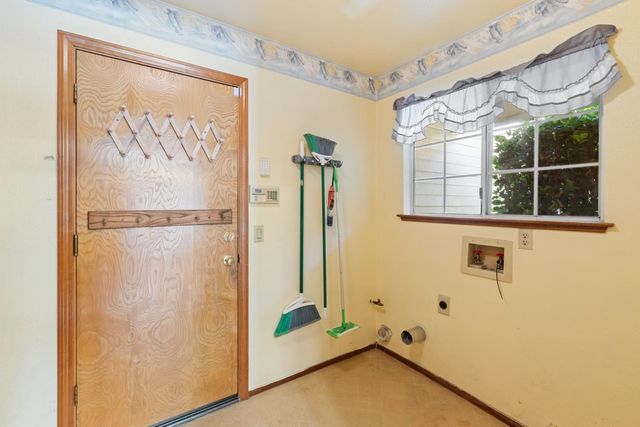 11557 Bear Valley Ct, Gold River, CA 95670