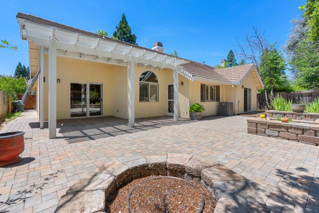 11557 Bear Valley Ct, Gold River, CA 95670