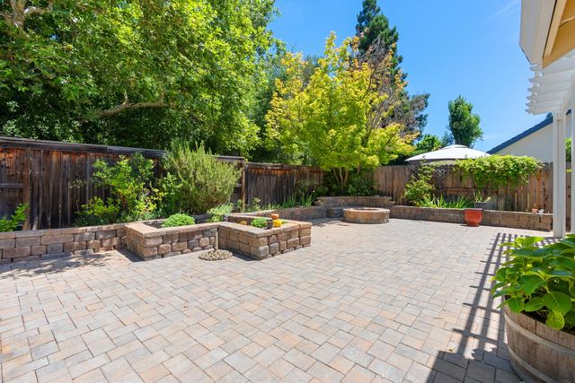11557 Bear Valley Ct, Gold River, CA 95670