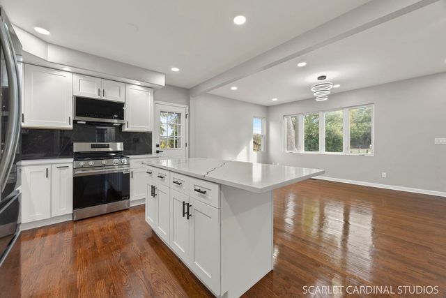 1302 S Luther Avenue, Lombard, IL 60148