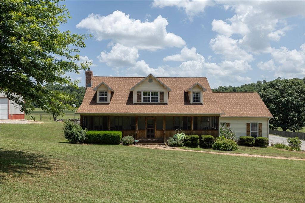 2914 S Barrington Road, Tontitown, AR 72762