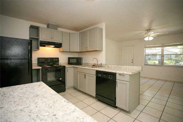 1421 NW 6TH PLACE, Gainesville, FL 32603