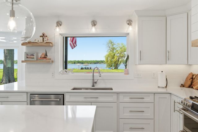 7611 S Indian Lake Drive, Brady Twp, MI 49097