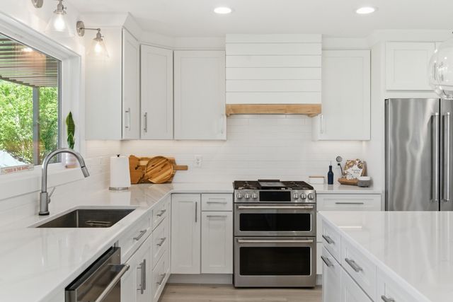 7611 S Indian Lake Drive, Brady Twp, MI 49097