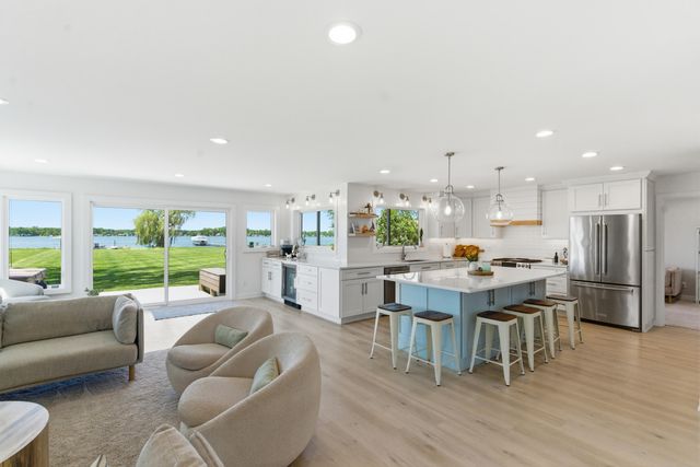 7611 S Indian Lake Drive, Brady Twp, MI 49097