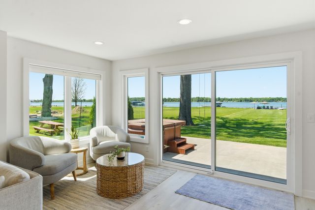 7611 S Indian Lake Drive, Brady Twp, MI 49097