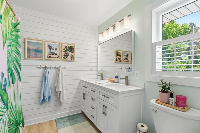 7611 S Indian Lake Drive, Brady Twp, MI 49097
