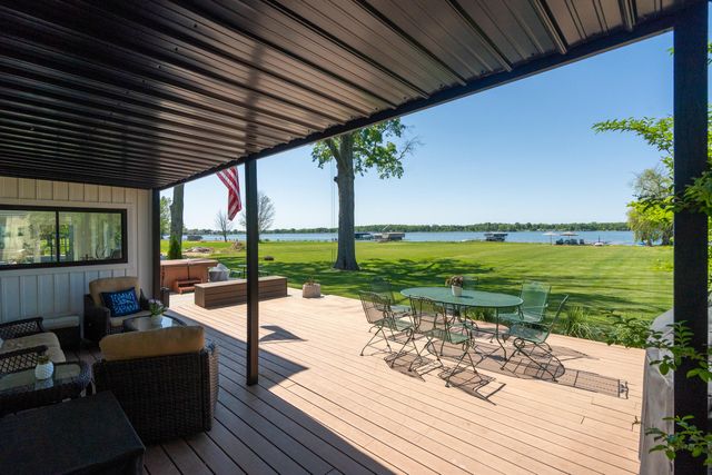 7611 S Indian Lake Drive, Brady Twp, MI 49097