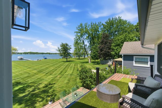 7611 S Indian Lake Drive, Brady Twp, MI 49097