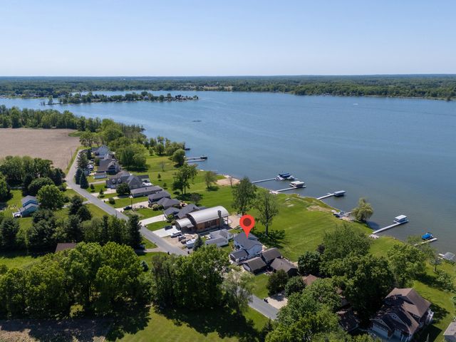7611 S Indian Lake Drive, Brady Twp, MI 49097