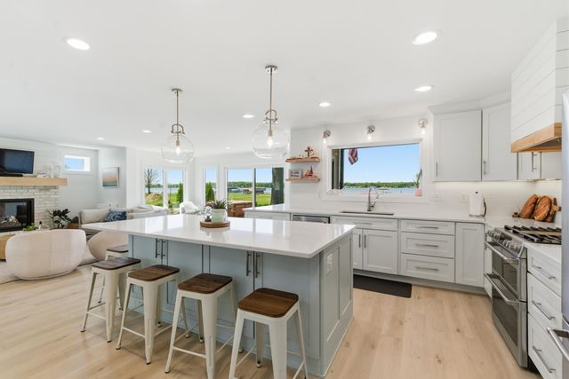 7611 S Indian Lake Drive, Brady Twp, MI 49097
