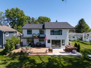 7611 S Indian Lake Drive, Brady Twp, MI 49097