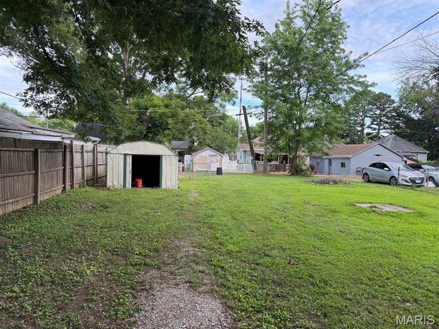 612 S 21st Street, Belleville, IL 62226