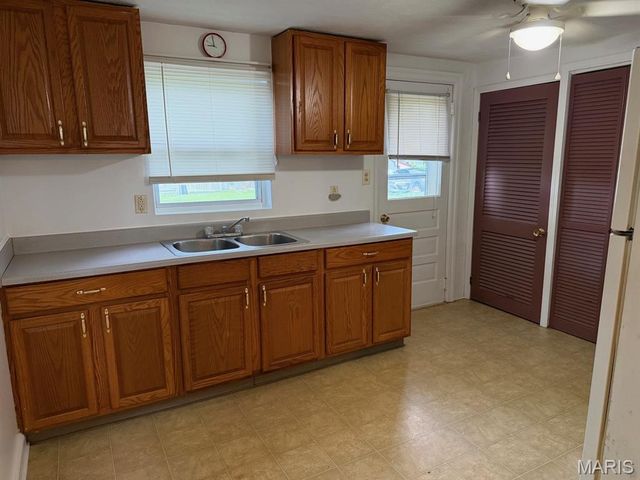 612 S 21st Street, Belleville, IL 62226