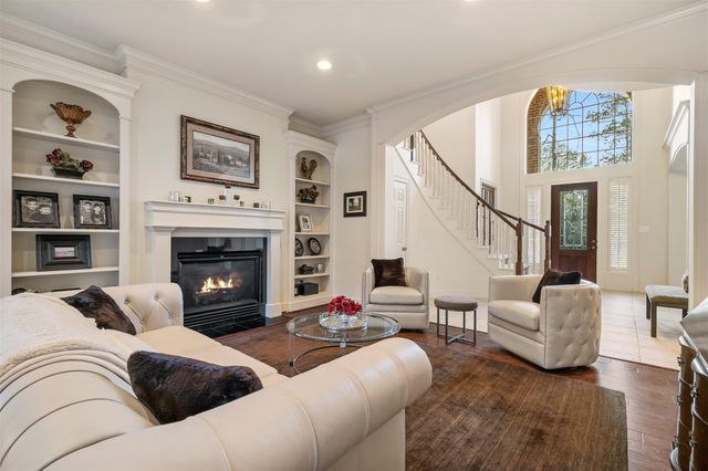 2 Lenox Hill Drive, The Woodlands, TX 77382