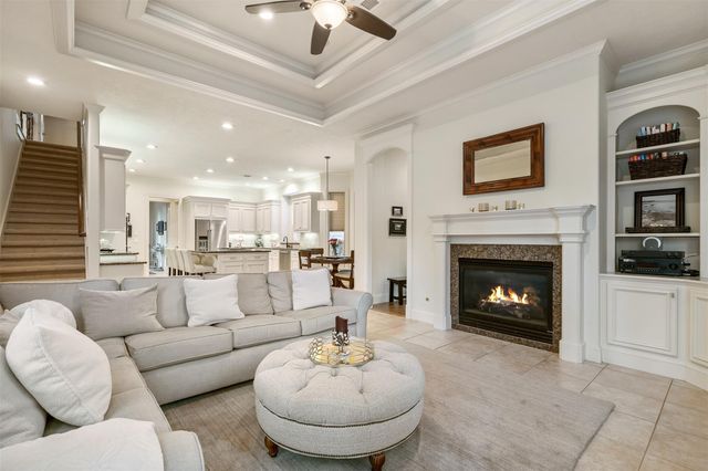 2 Lenox Hill Drive, The Woodlands, TX 77382
