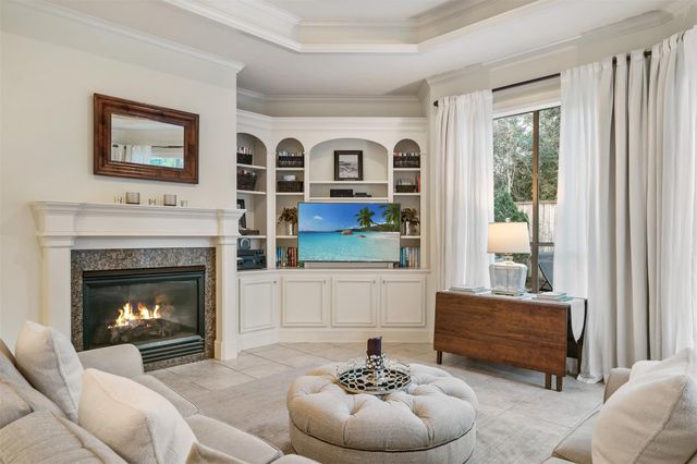 2 Lenox Hill Drive, The Woodlands, TX 77382