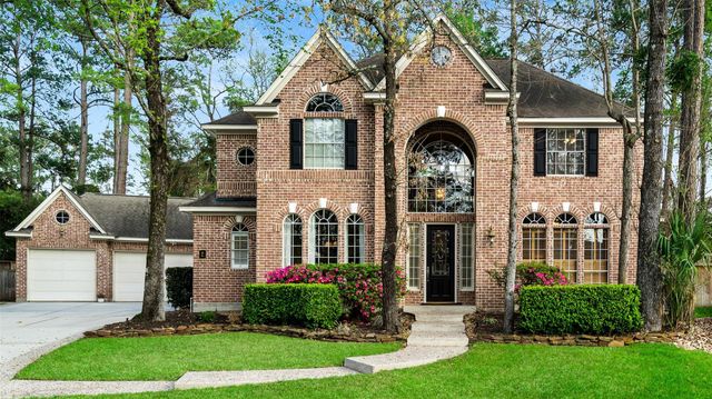 2 Lenox Hill Drive, The Woodlands, TX 77382