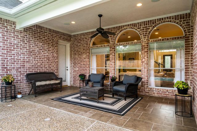 2 Lenox Hill Drive, The Woodlands, TX 77382