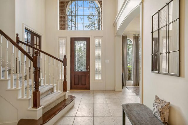 2 Lenox Hill Drive, The Woodlands, TX 77382