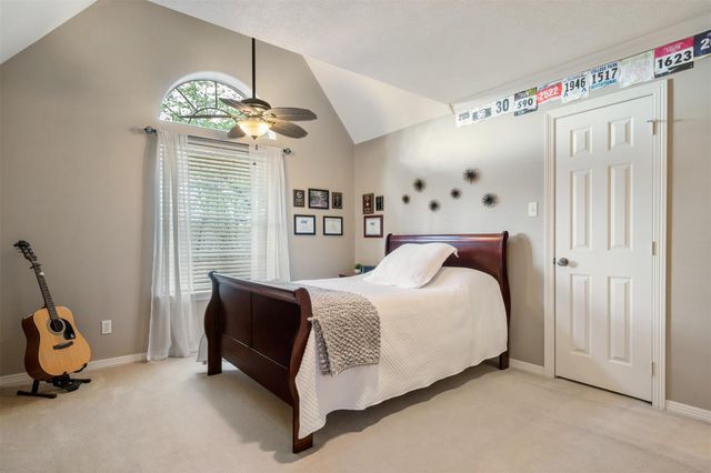2 Lenox Hill Drive, The Woodlands, TX 77382
