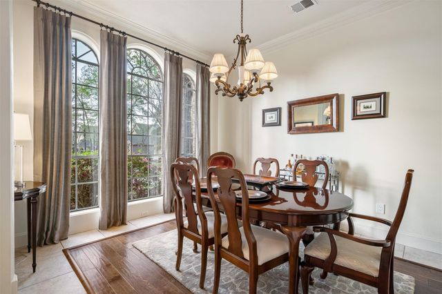 2 Lenox Hill Drive, The Woodlands, TX 77382