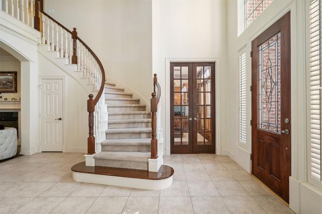 2 Lenox Hill Drive, The Woodlands, TX 77382