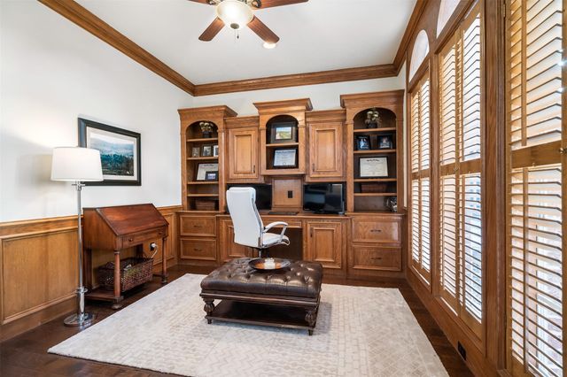 2 Lenox Hill Drive, The Woodlands, TX 77382