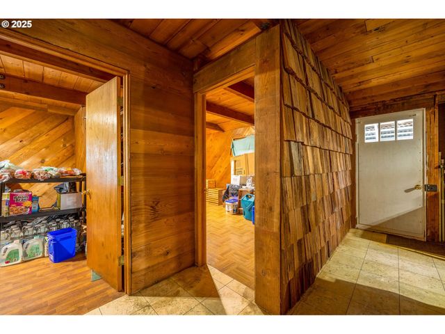 40440 BIG FALL CREEK Rd, Fall Creek, OR 97438