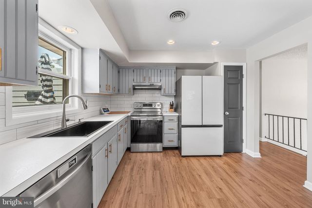 541 MOUNTAIN VIEW RD, Nazareth, PA 18064