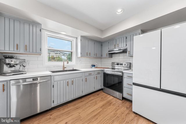 541 MOUNTAIN VIEW RD, Nazareth, PA 18064