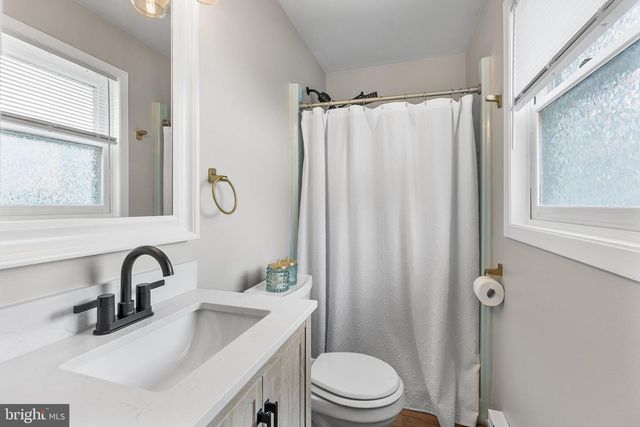 541 MOUNTAIN VIEW RD, Nazareth, PA 18064