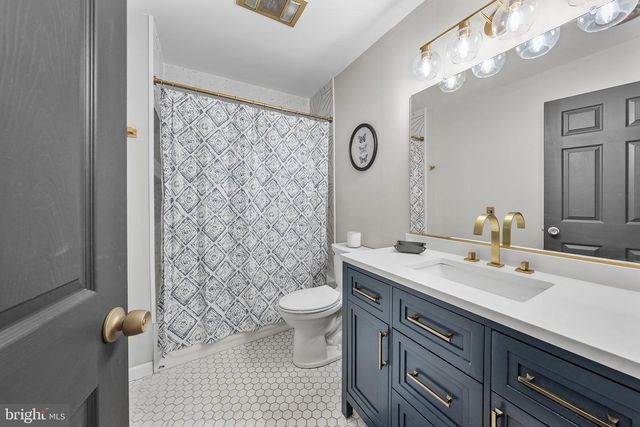 541 MOUNTAIN VIEW RD, Nazareth, PA 18064