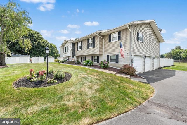 541 MOUNTAIN VIEW RD, Nazareth, PA 18064