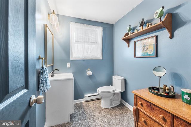 541 MOUNTAIN VIEW RD, Nazareth, PA 18064