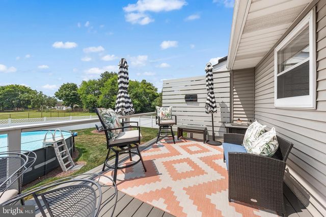 541 MOUNTAIN VIEW RD, Nazareth, PA 18064