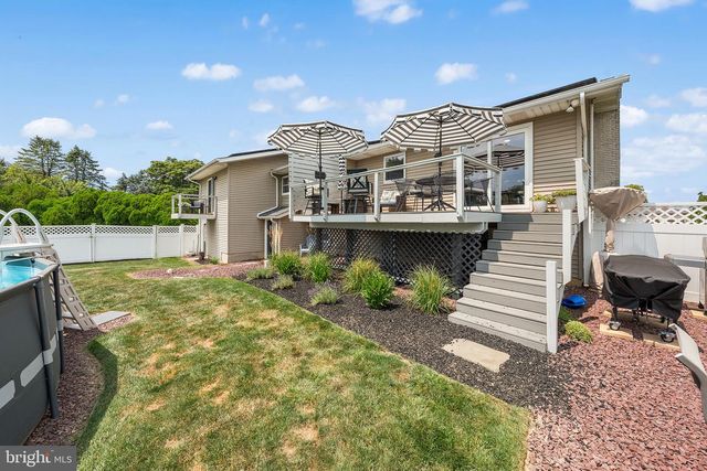 541 MOUNTAIN VIEW RD, Nazareth, PA 18064