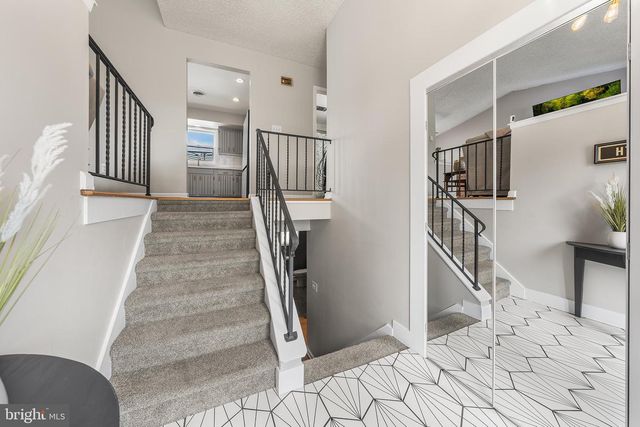 541 MOUNTAIN VIEW RD, Nazareth, PA 18064