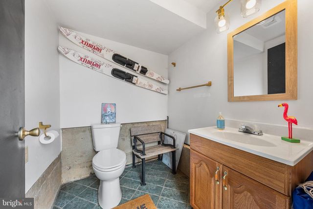 541 MOUNTAIN VIEW RD, Nazareth, PA 18064