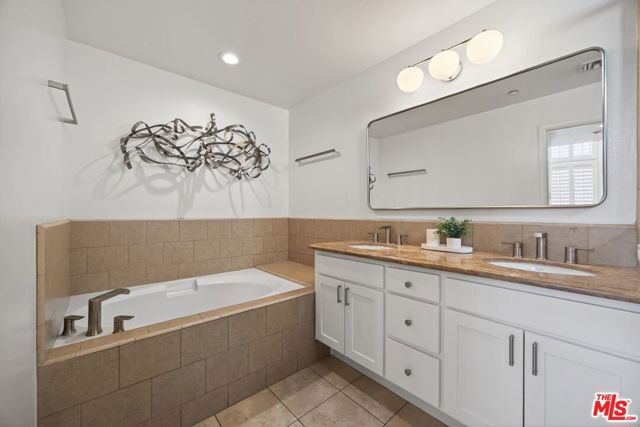 3530 Clarington Avenue 107, Los Angeles, CA 90034