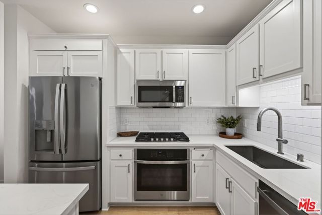 3530 Clarington Avenue 107, Los Angeles, CA 90034