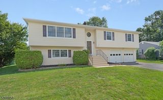 243 Powderhorn Dr, Lopatcong Twp., NJ 08865