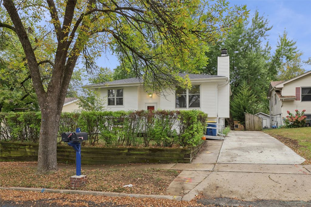 1847 Virginia Circle, Des Moines, IA 50320