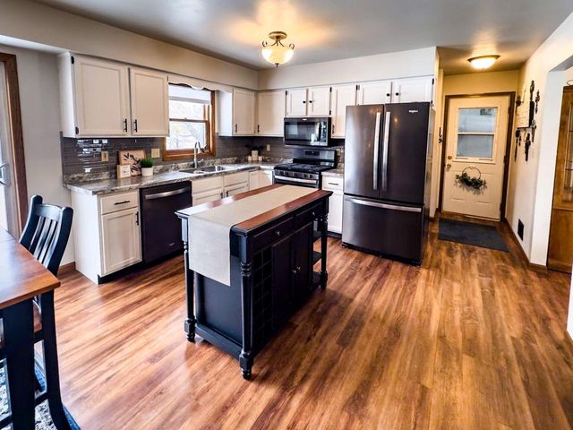 26310 Dukleth ROAD, Wind Lake, WI 53185