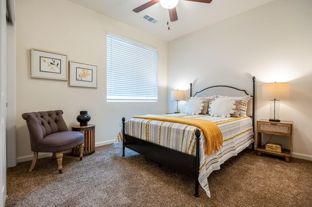 4140 E Kaweah Avenue, Visalia, CA 93292